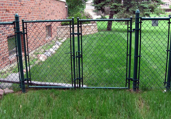5 Steps To Build A Gate Use Wire Mesh Fence   By C.F. Co.